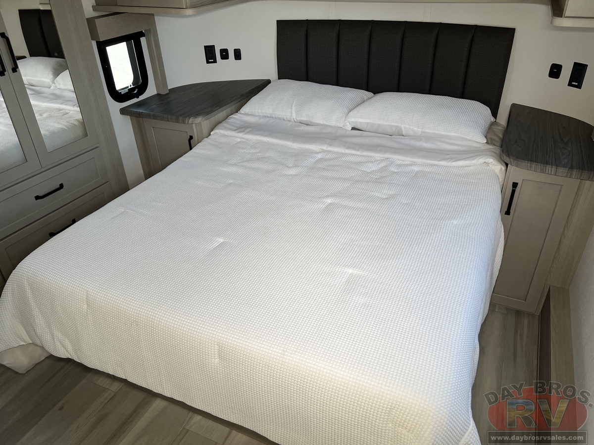 2025 Grand Design Momentum M-Class Toy Hauler Fifth Wheel