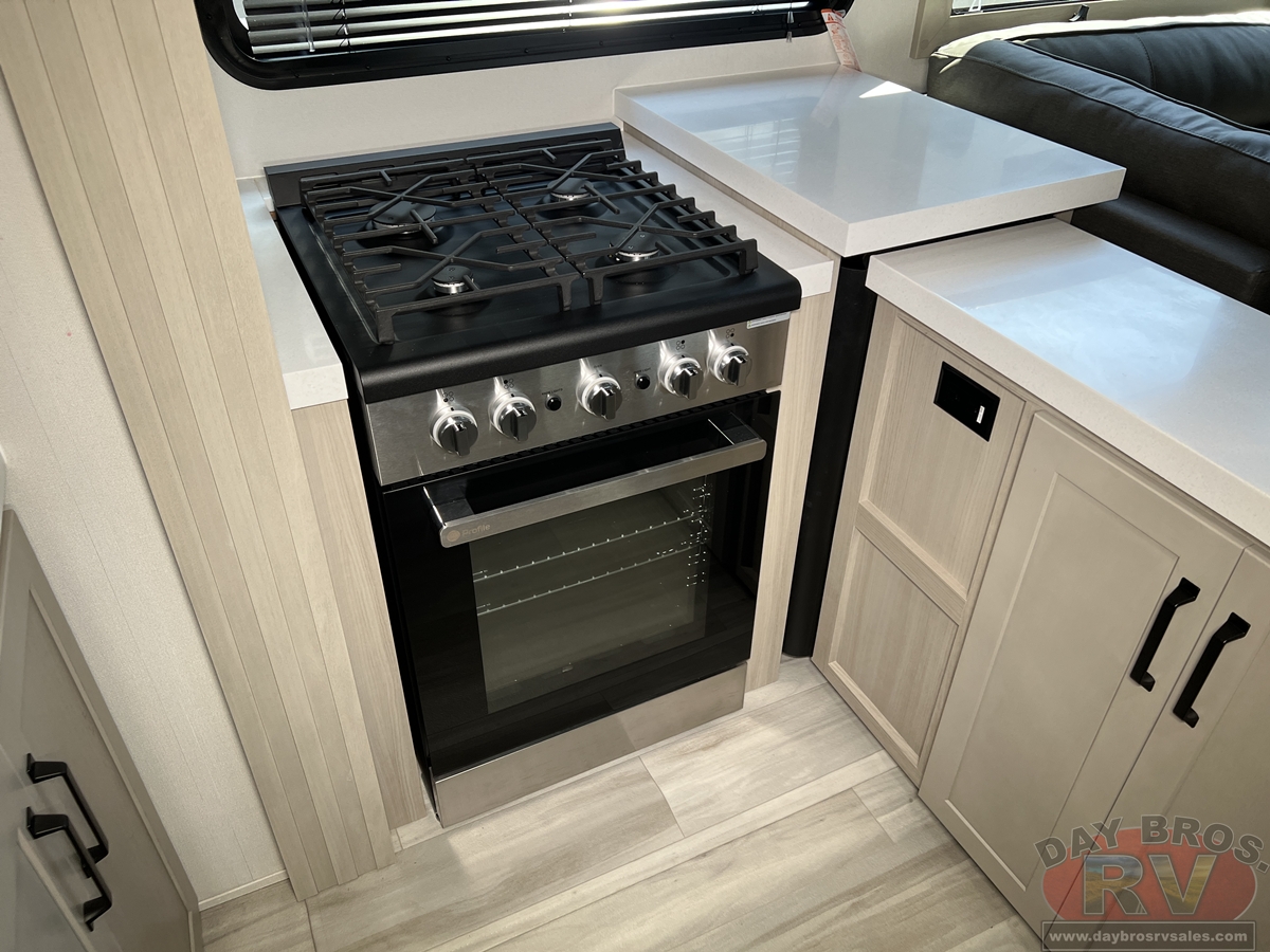 2025 Grand Design Momentum M-Class Toy Hauler Fifth Wheel