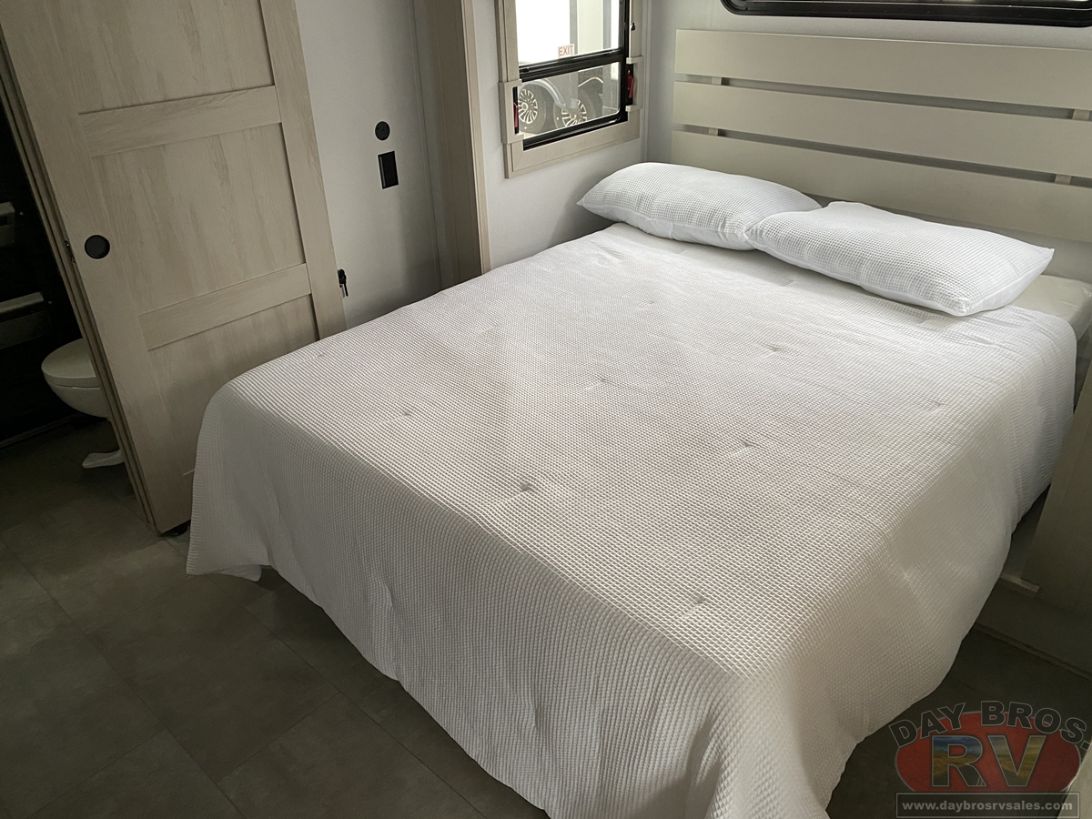 2026 Grand Design Solitude 391DL Fifth Wheel