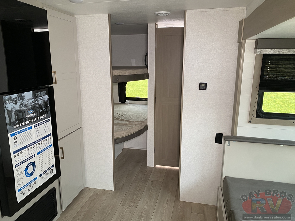 2027 Jayco Jay Flight SLX 261BHS Travel Trailer