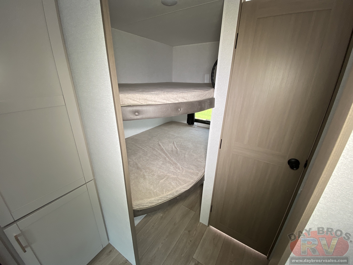 2027 Jayco Jay Flight SLX 261BHS Travel Trailer
