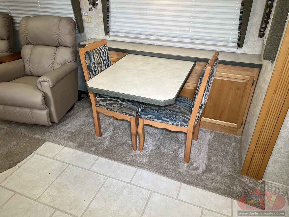 2008 Monaco Knight Motorhome