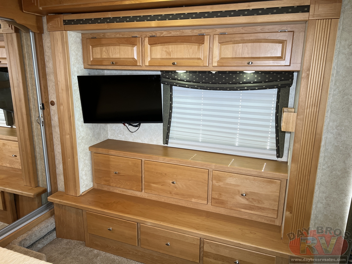 2008 Monaco Knight Motorhome