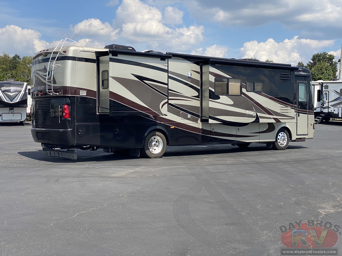 2008 Monaco Knight Motorhome