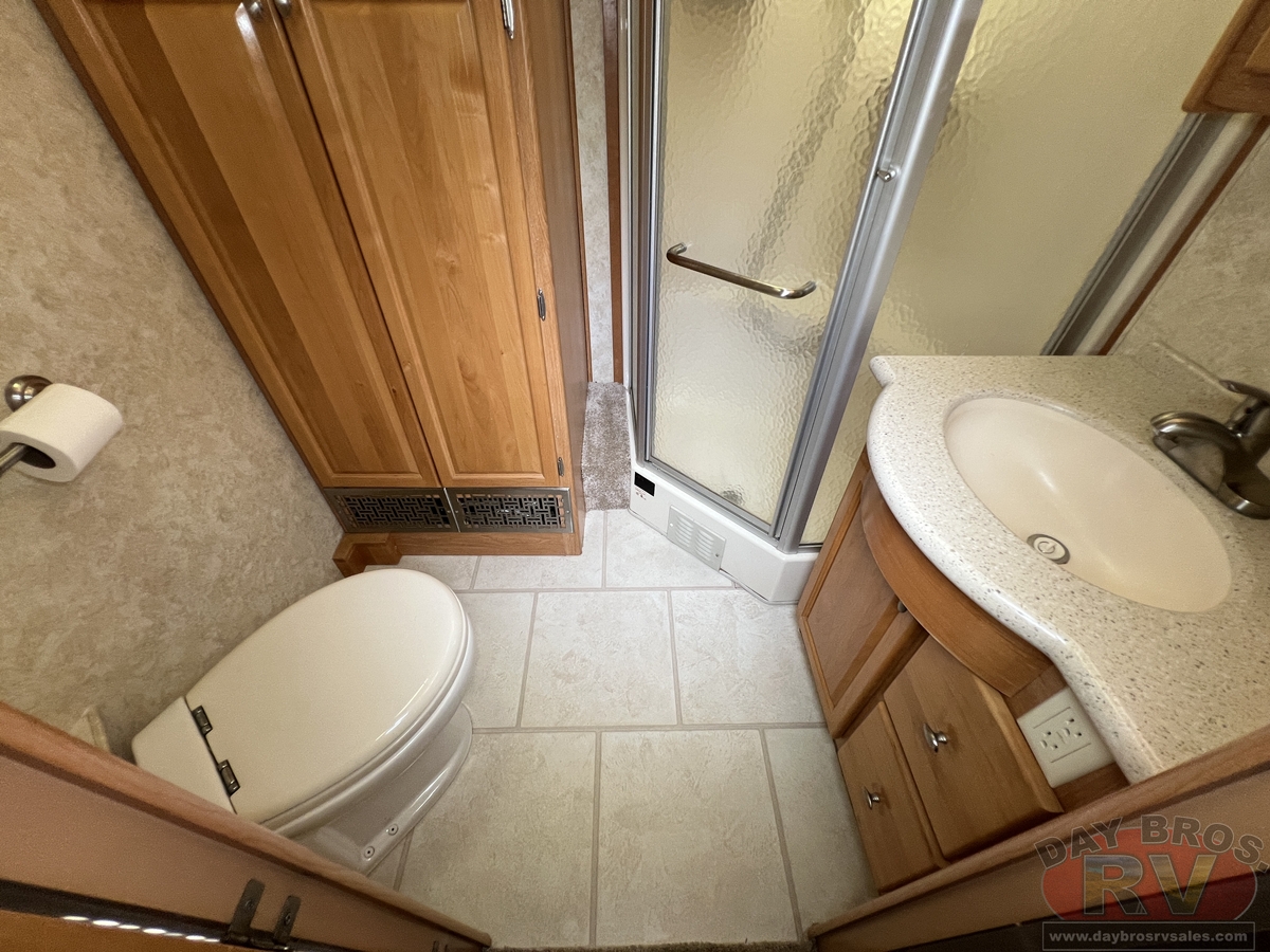 2008 Monaco Knight Motorhome