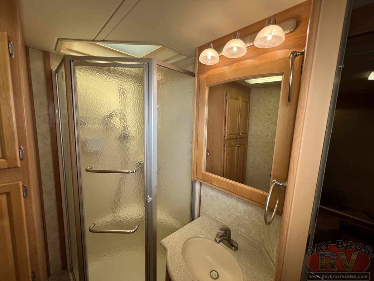 2008 Monaco Knight Motorhome