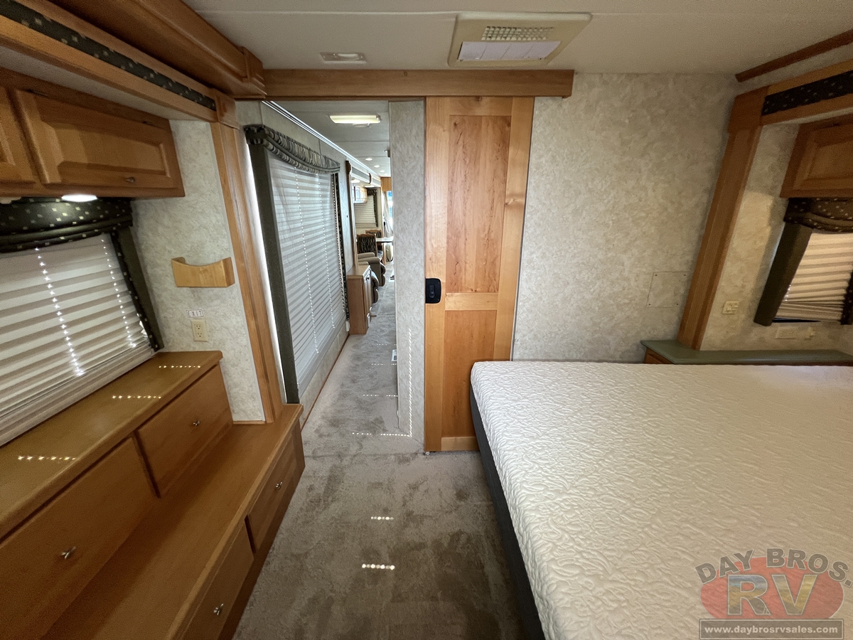 2008 Monaco Knight Motorhome
