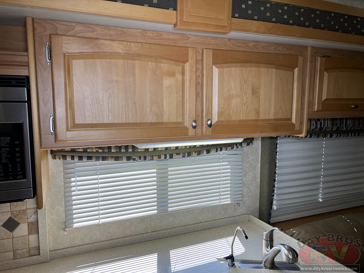 2008 Monaco Knight Motorhome