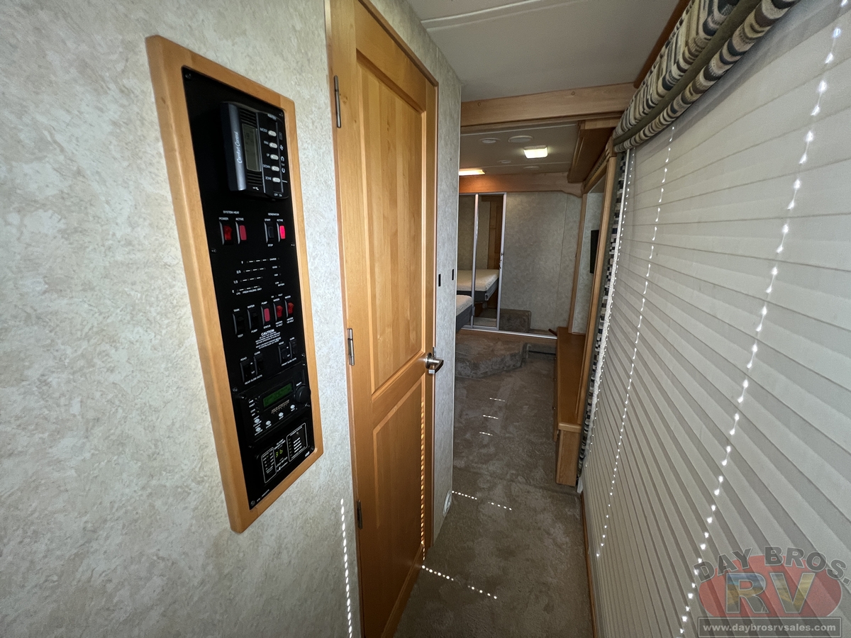 2008 Monaco Knight Motorhome