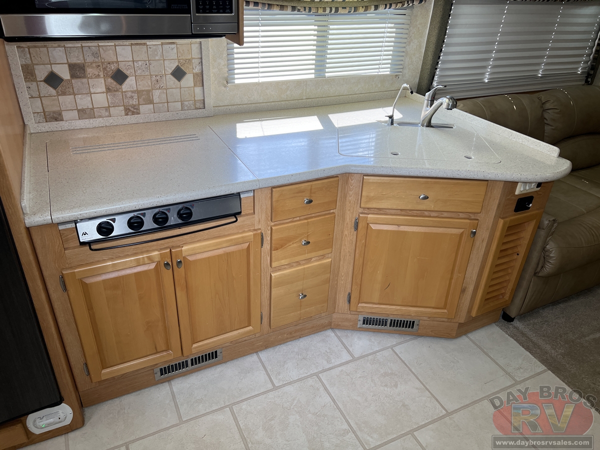2008 Monaco Knight Motorhome