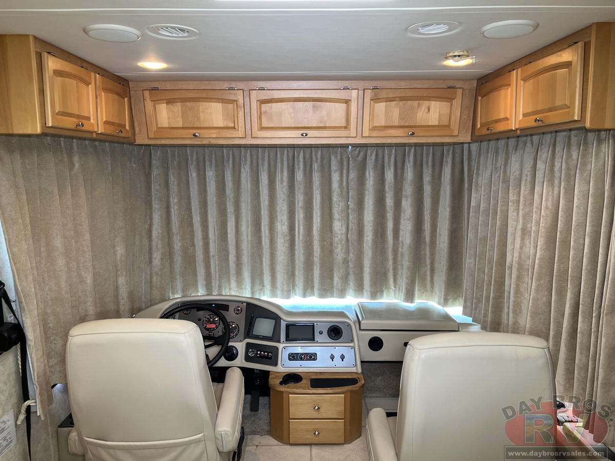 2008 Monaco Knight Motorhome