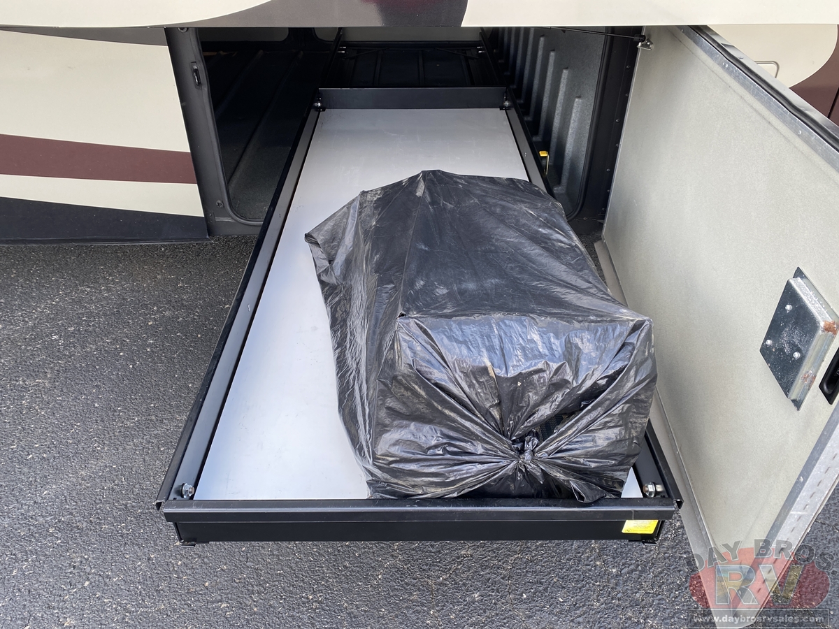 2008 Monaco Knight Motorhome