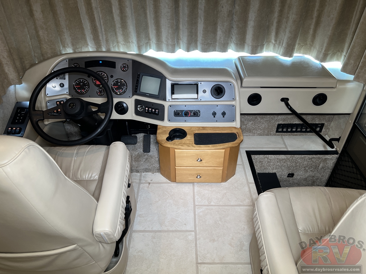 2008 Monaco Knight Motorhome
