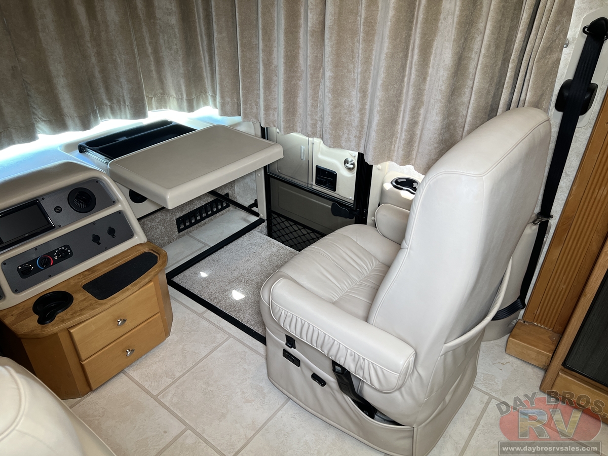2008 Monaco Knight Motorhome