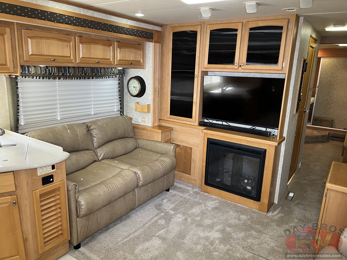 2008 Monaco Knight Motorhome