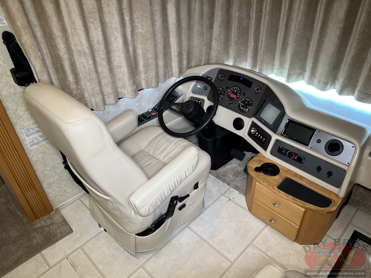 2008 Monaco Knight Motorhome