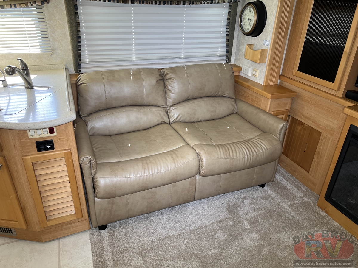 2008 Monaco Knight Motorhome