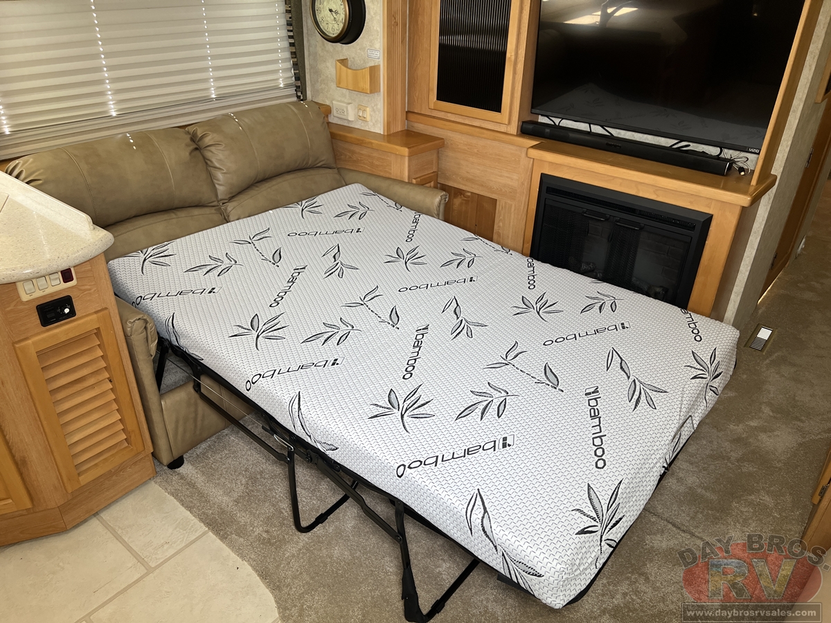 2008 Monaco Knight Motorhome