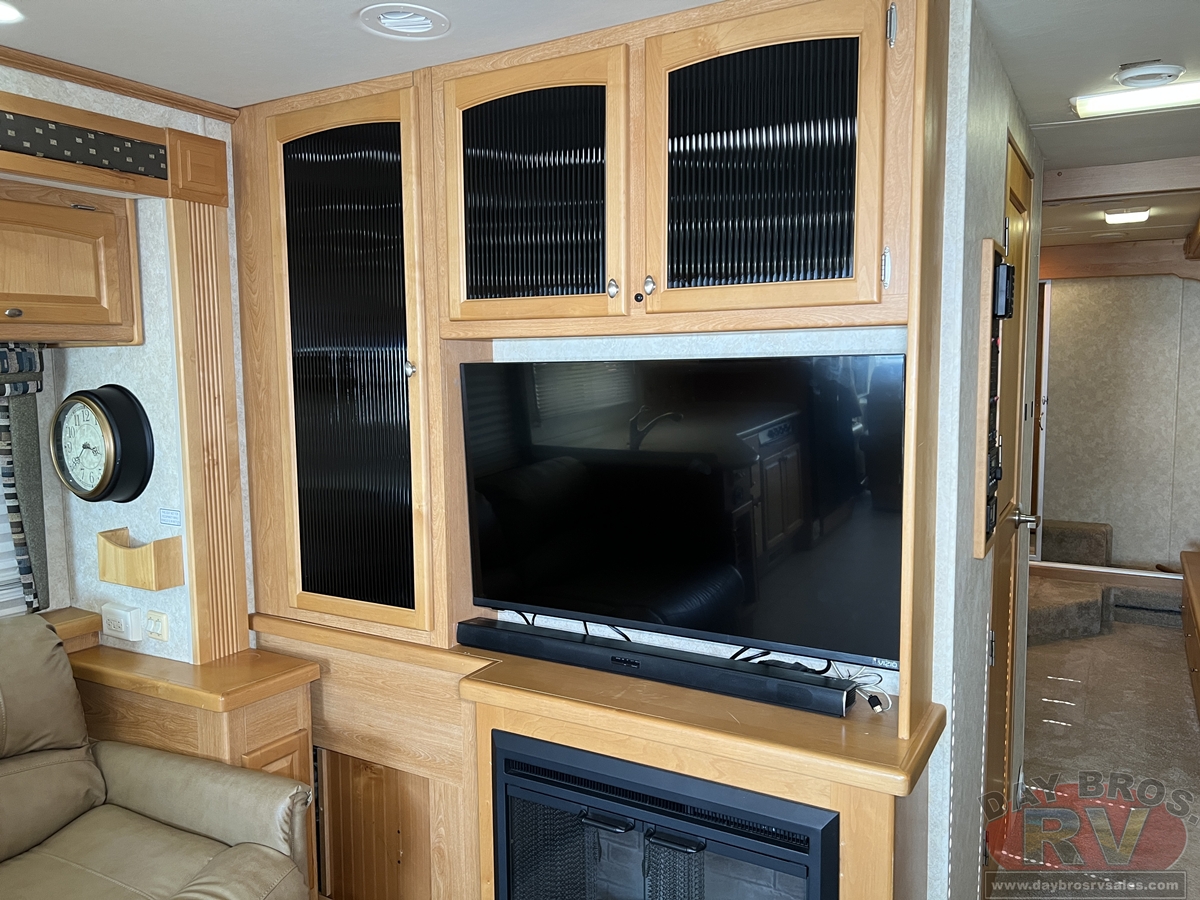 2008 Monaco Knight Motorhome