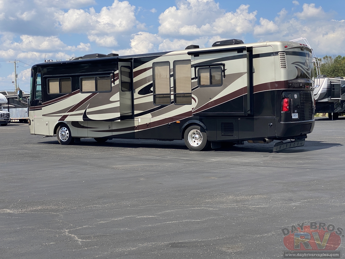 2008 Monaco Knight Motorhome