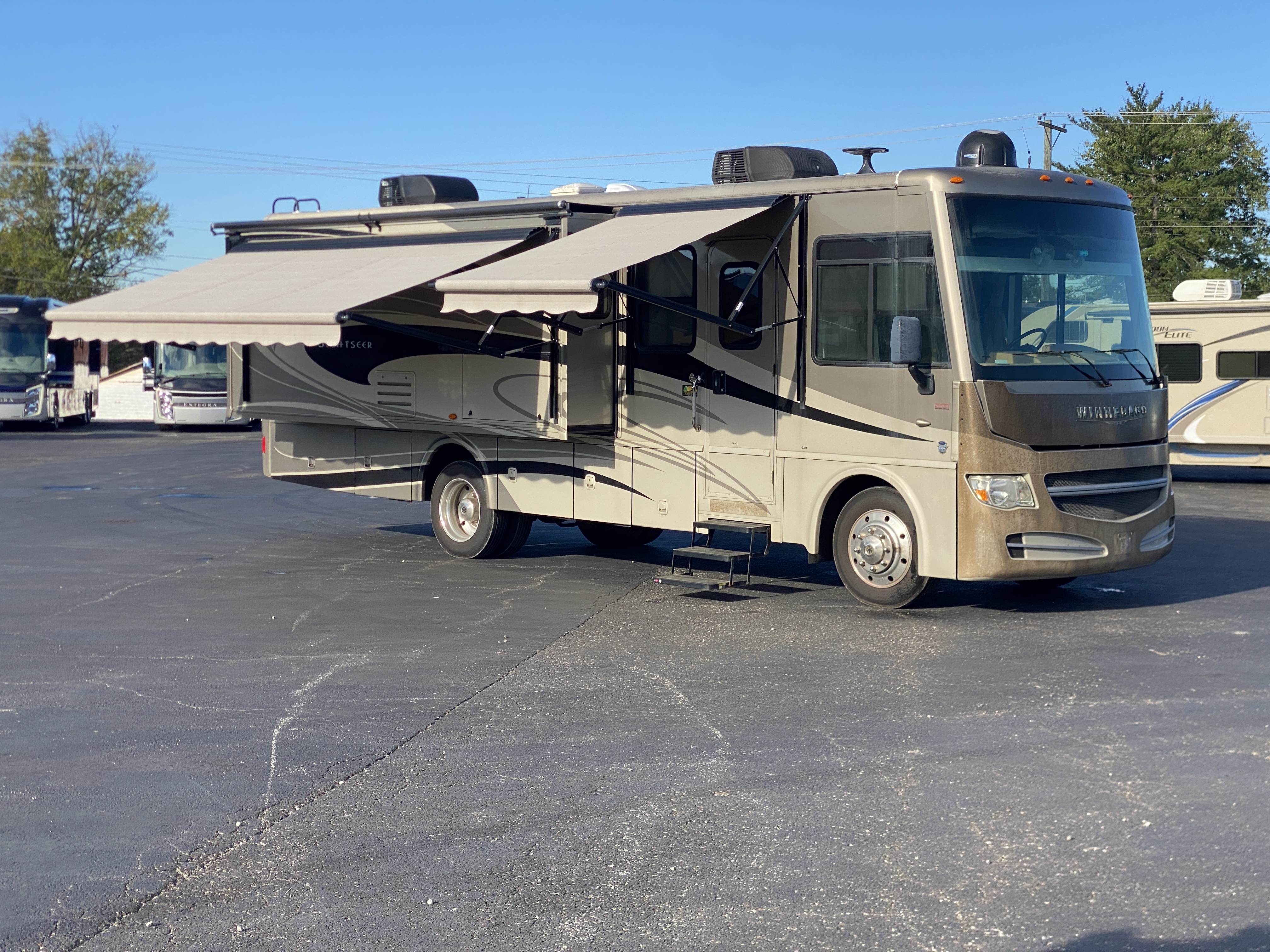 2013 Winnebago Sightseer Motorhome