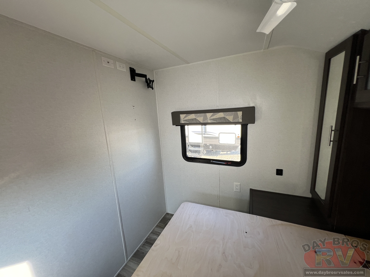 2020 Forest River Salem Midwest 31KQBTS Travel Trailer