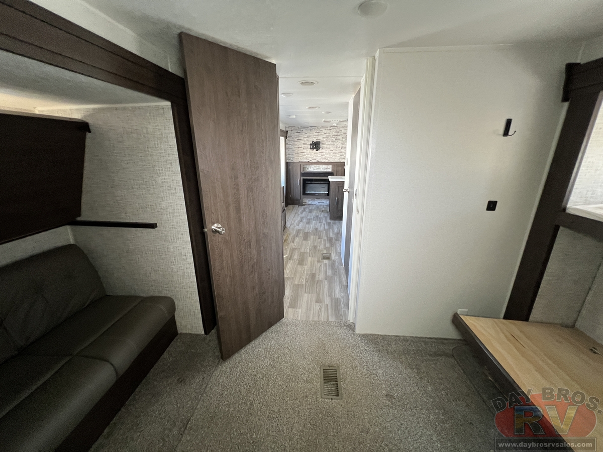 2020 Forest River Salem Midwest 31KQBTS Travel Trailer
