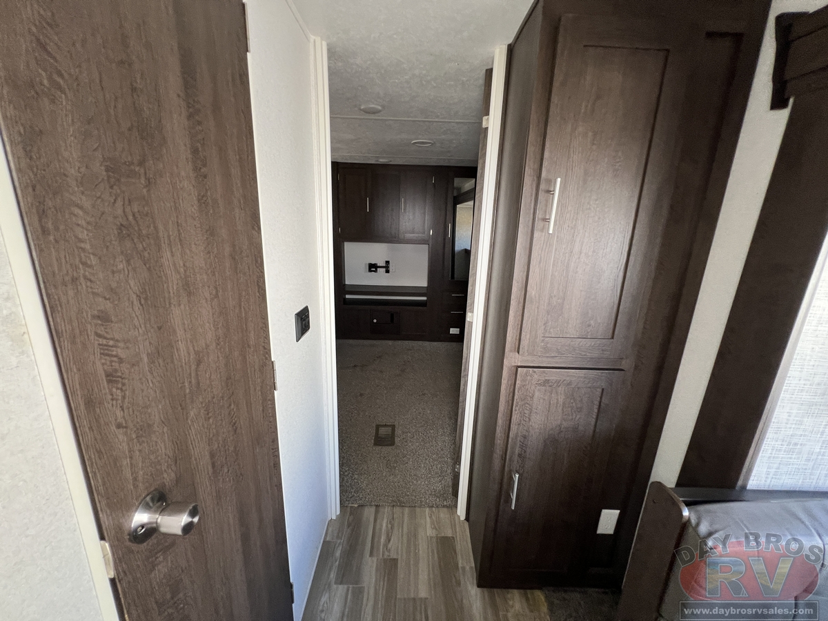2020 Forest River Salem Midwest 31KQBTS Travel Trailer