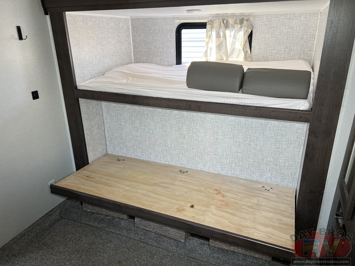 2020 Forest River Salem Midwest 31KQBTS Travel Trailer