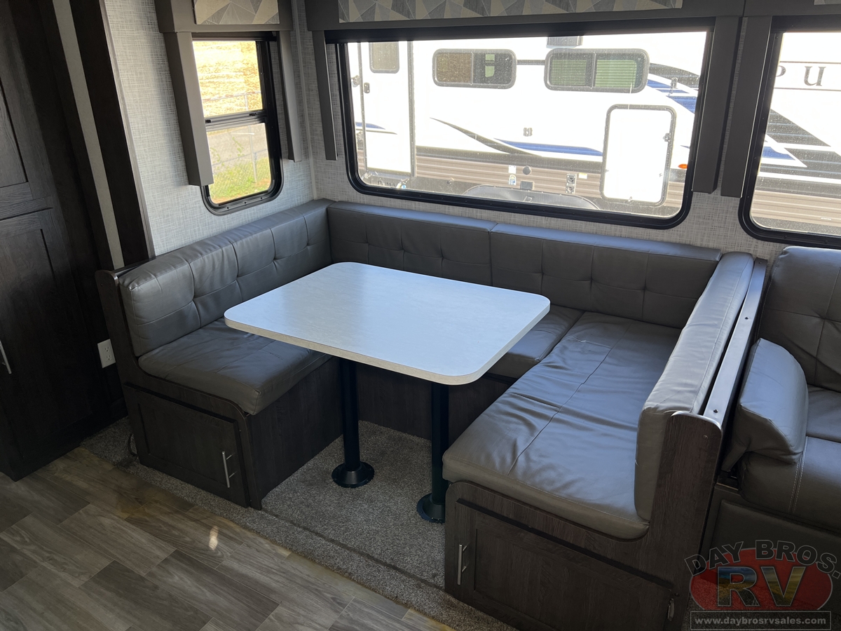 2020 Forest River Salem Midwest 31KQBTS Travel Trailer