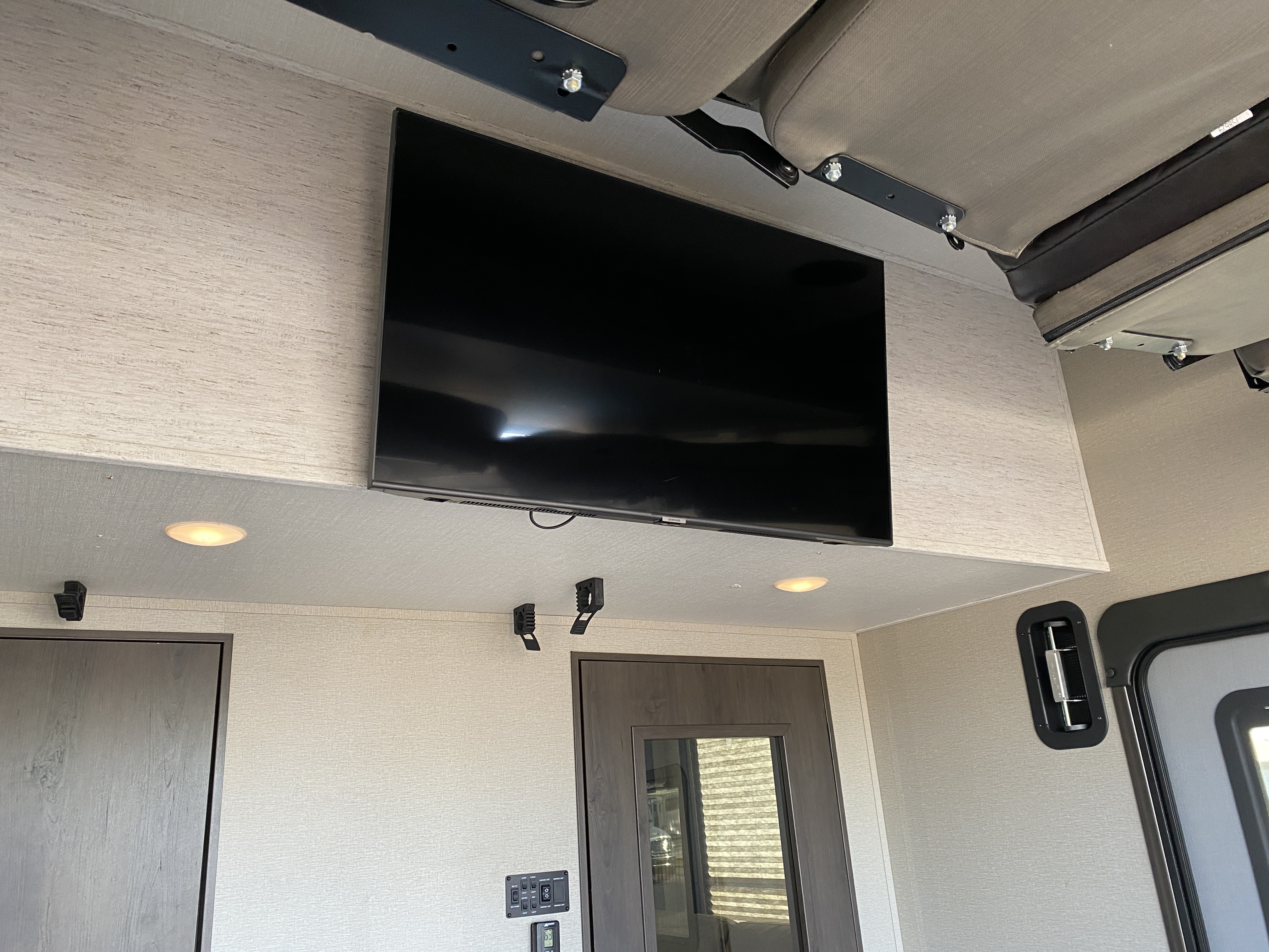 2021 Grand Design Momentum G 320G Toy Hauler Fifth Wheel
