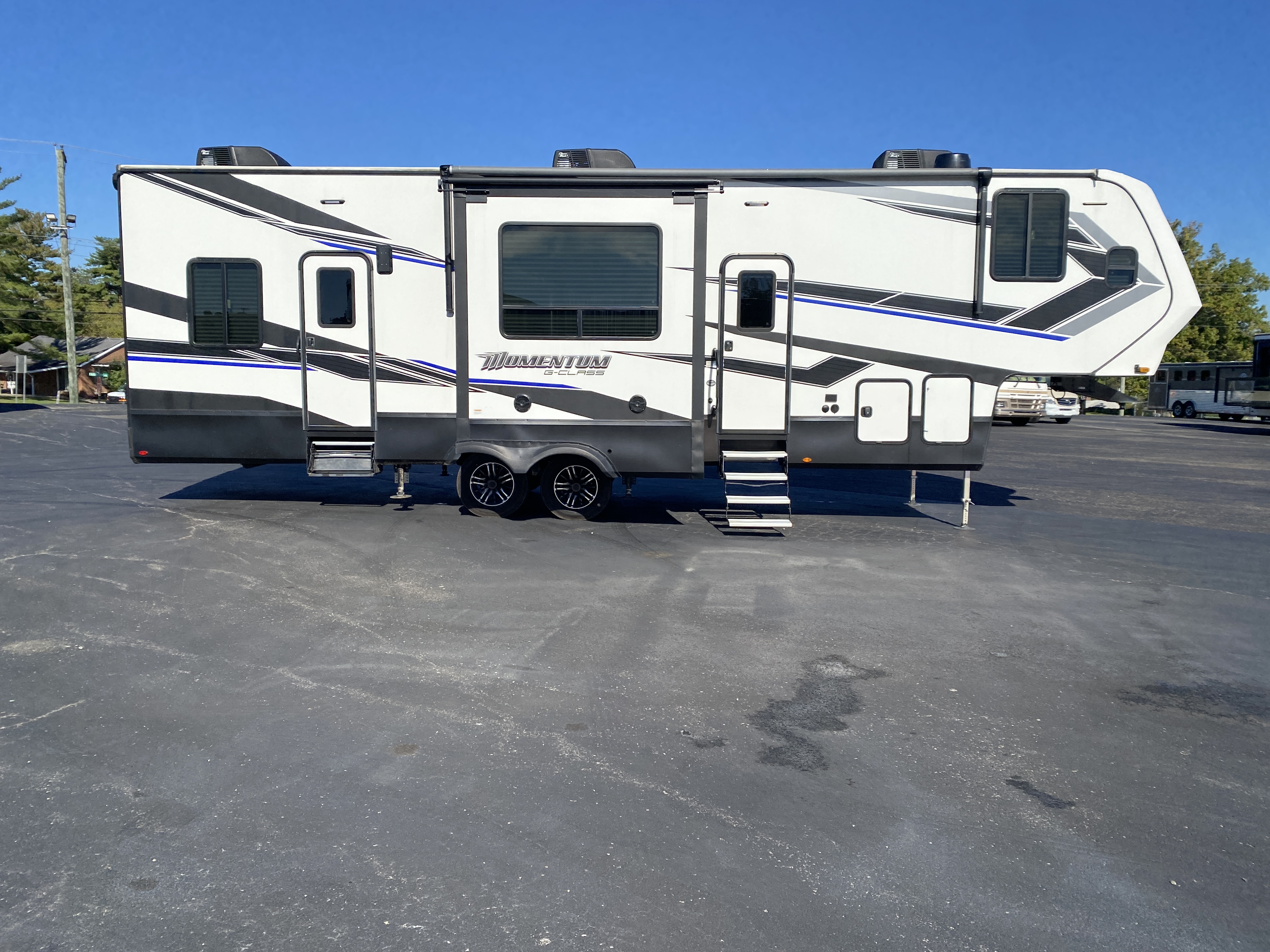 2021 Grand Design Momentum G 320G Toy Hauler Fifth Wheel