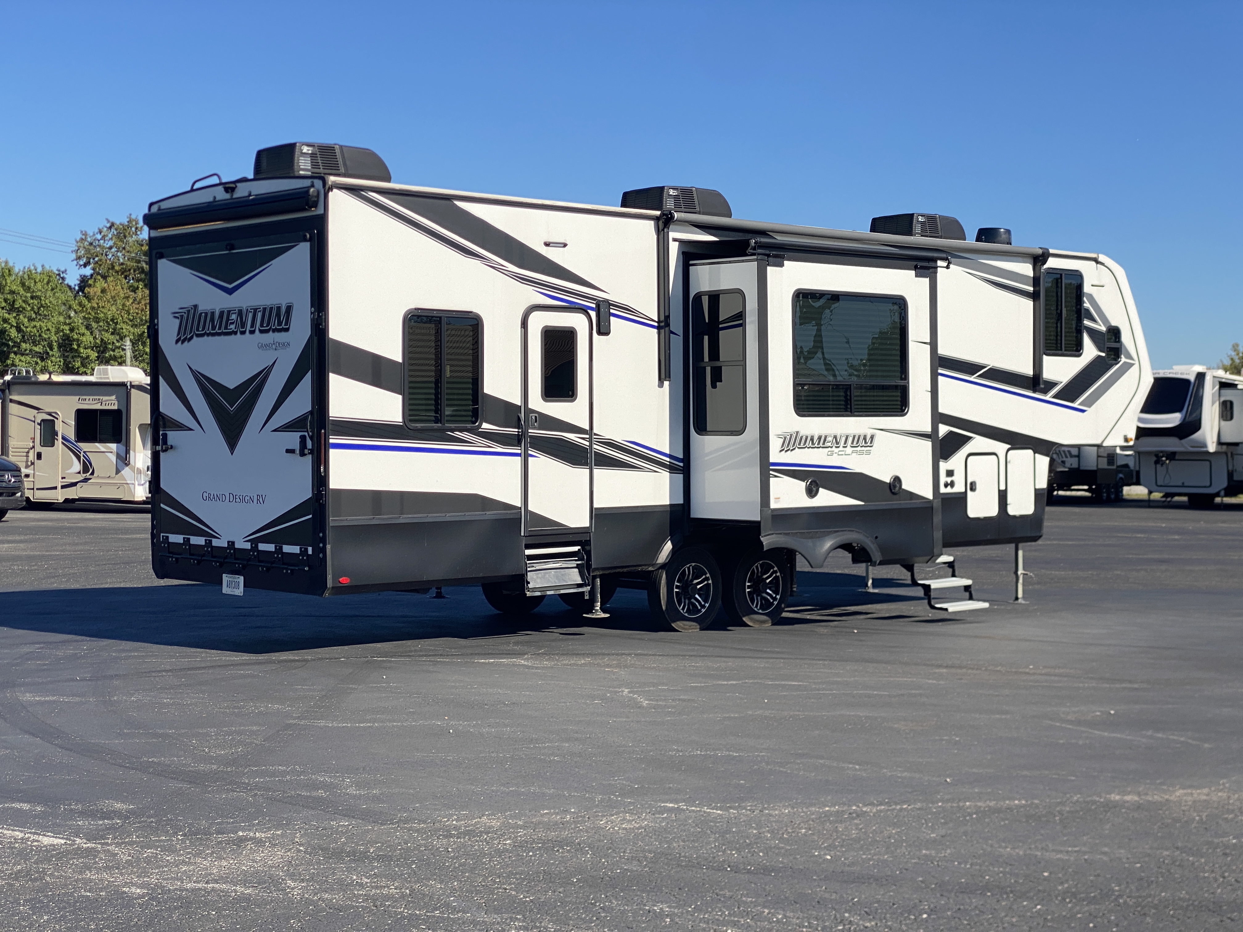2021 Grand Design Momentum G 320G Toy Hauler Fifth Wheel