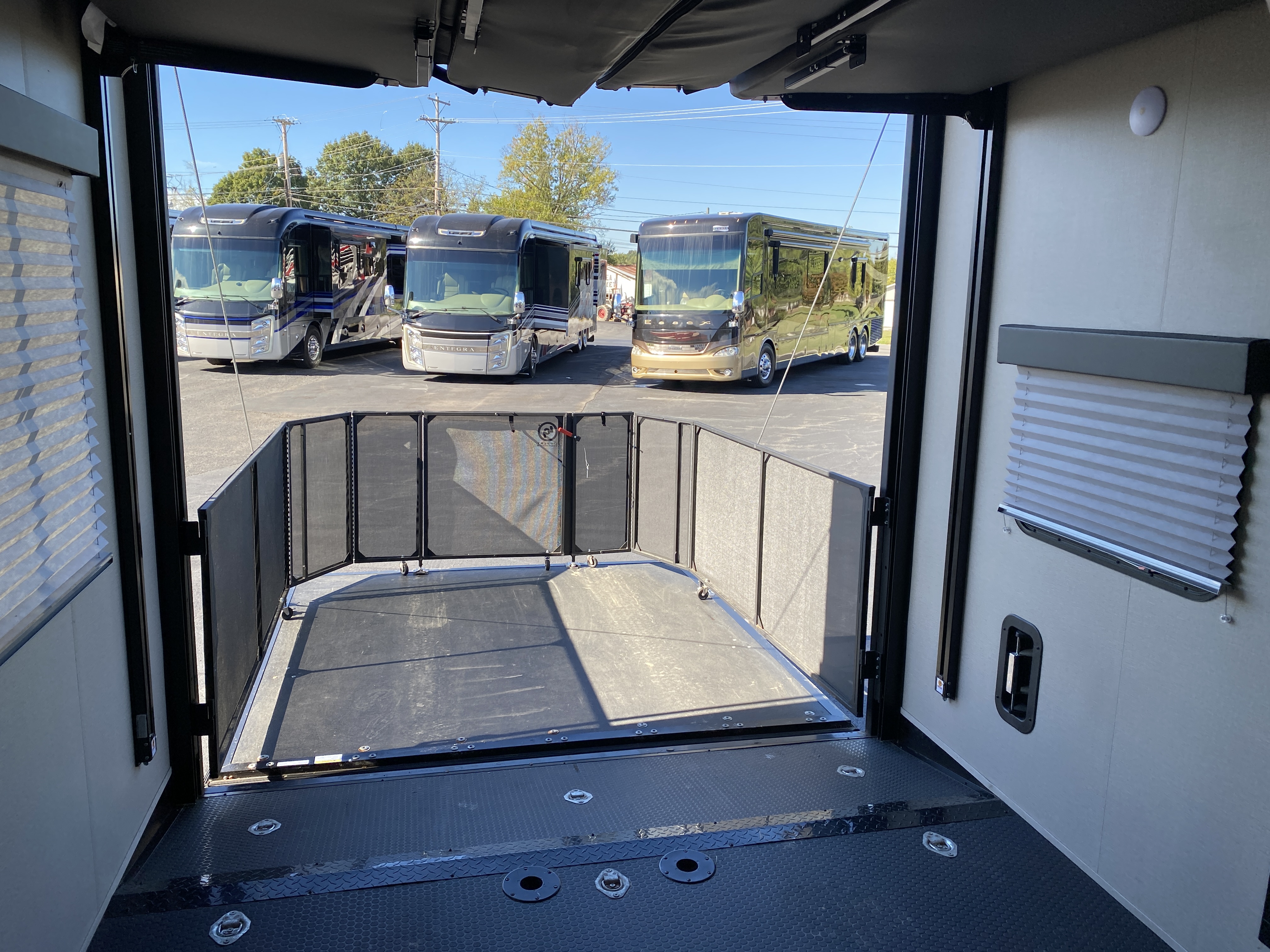 2021 Grand Design Momentum G 320G Toy Hauler Fifth Wheel