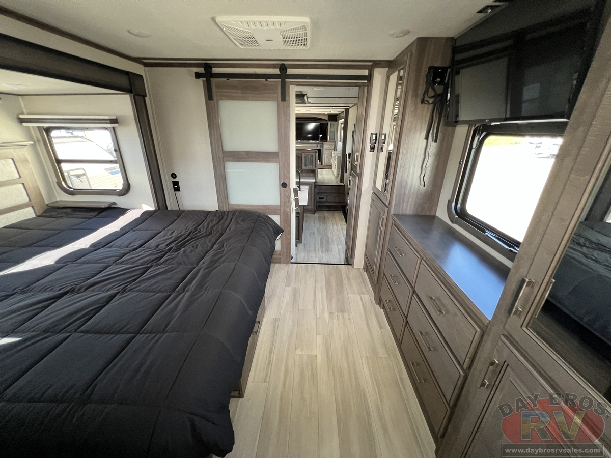 2021 Grand Design Solitude 380FL / 380FL-R Fifth Wheel