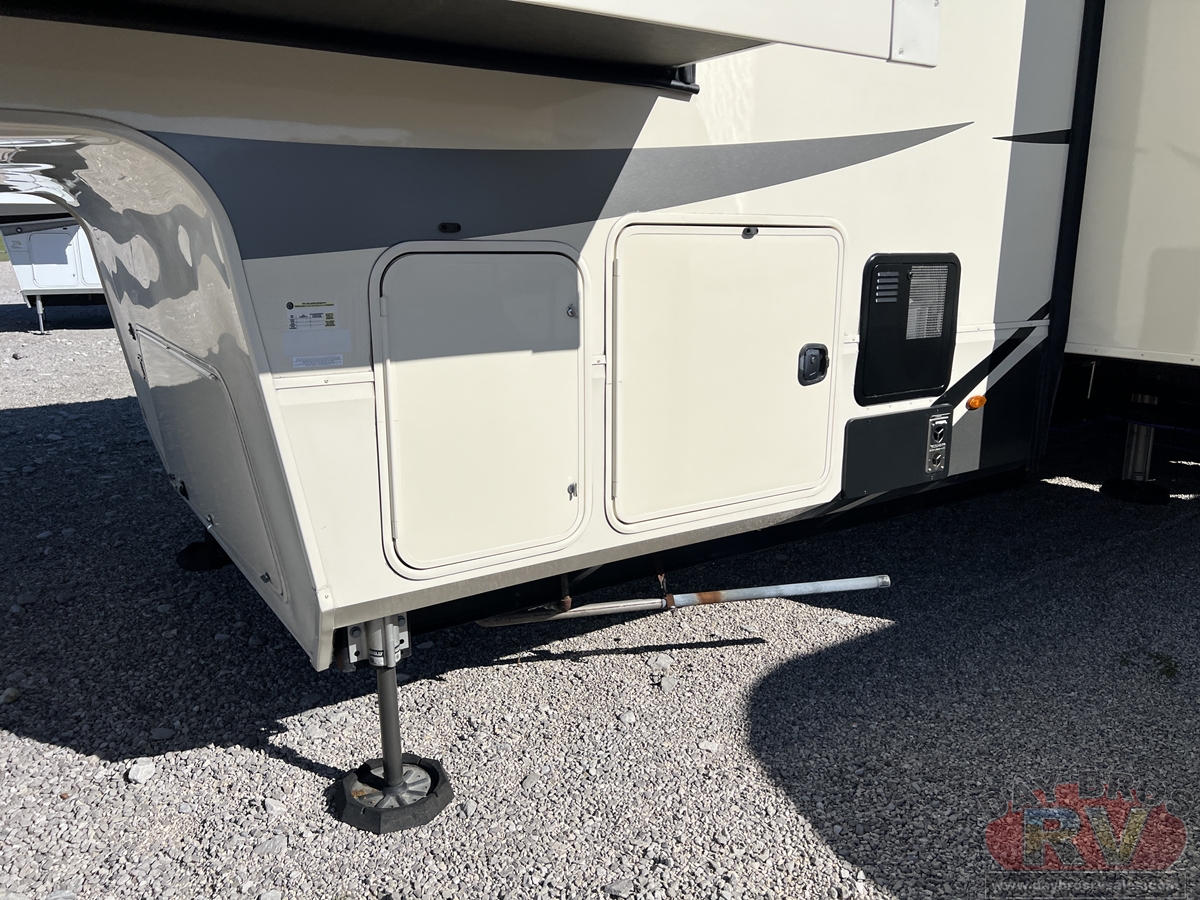2021 Grand Design Solitude 380FL / 380FL-R Fifth Wheel