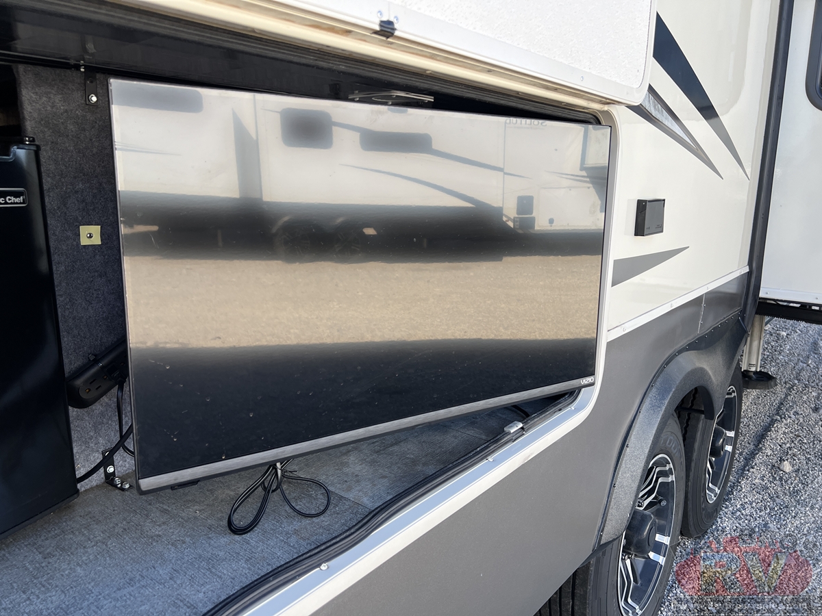 2021 Grand Design Solitude 380FL / 380FL-R Fifth Wheel