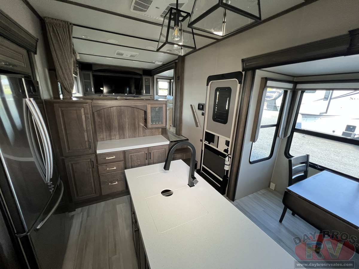 2021 Grand Design Solitude 380FL / 380FL-R Fifth Wheel