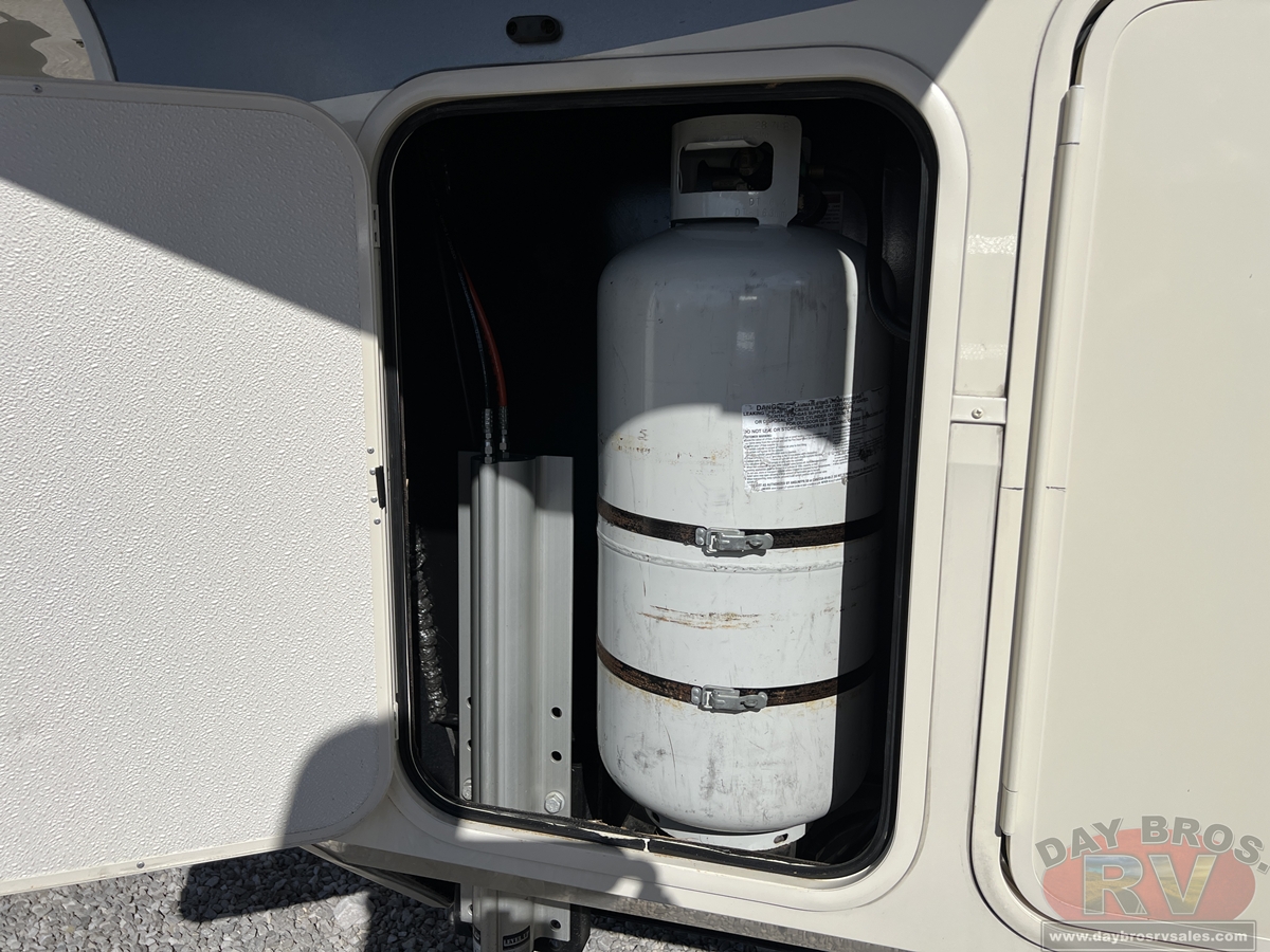 2021 Grand Design Solitude 380FL / 380FL-R Fifth Wheel