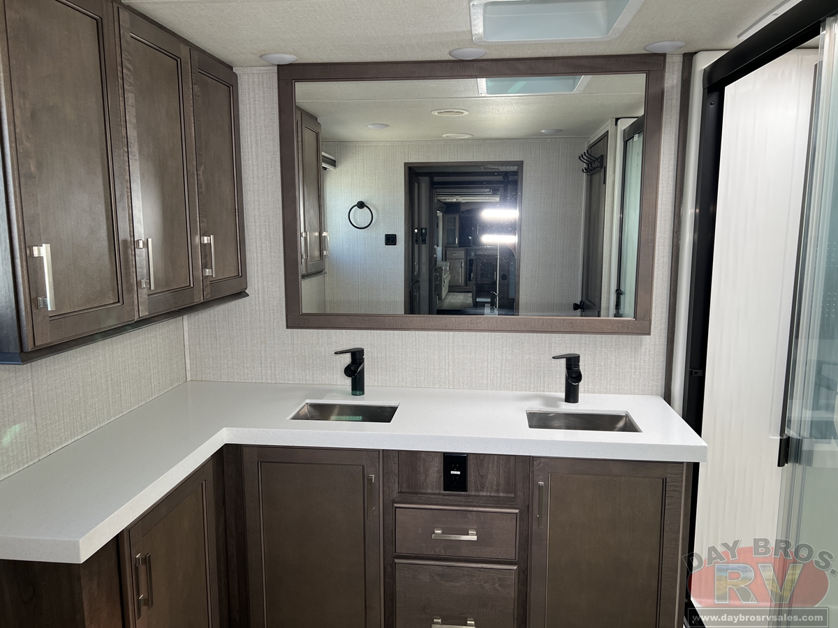2021 Grand Design Solitude 380FL / 380FL-R Fifth Wheel