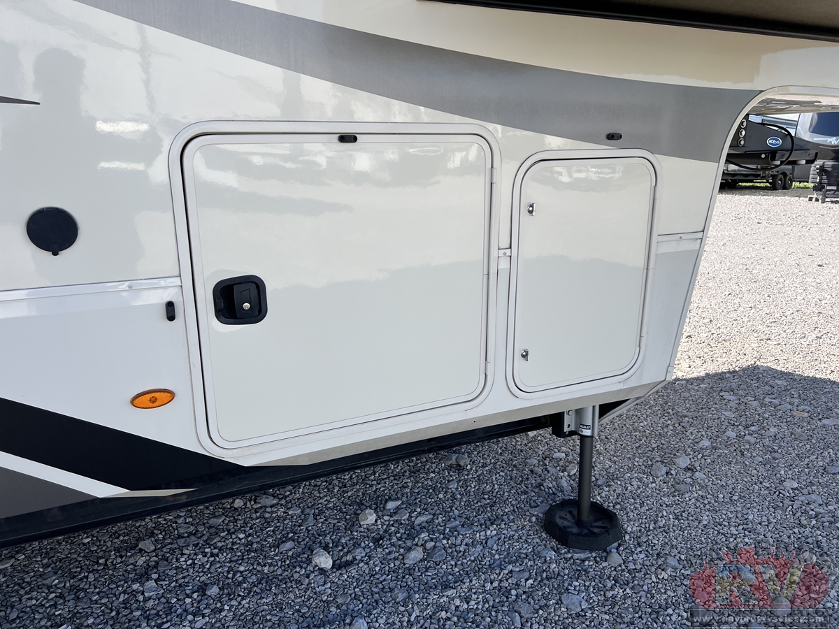 2021 Grand Design Solitude 380FL / 380FL-R Fifth Wheel