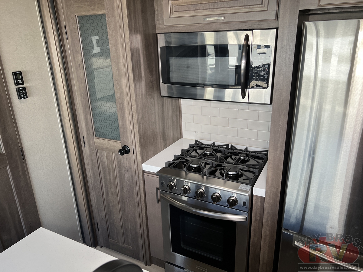2021 Grand Design Solitude 380FL / 380FL-R Fifth Wheel