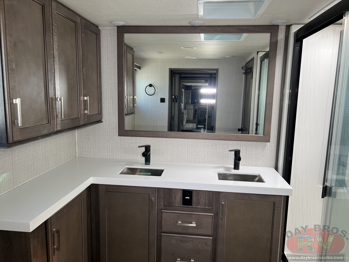 2021 Grand Design Solitude 380FL / 380FL-R Fifth Wheel