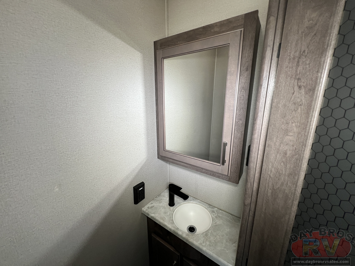 2021 Grand Design Solitude 380FL / 380FL-R Fifth Wheel