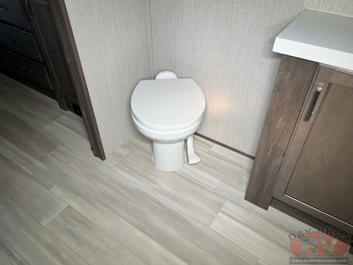 2021 Grand Design Solitude 380FL / 380FL-R Fifth Wheel
