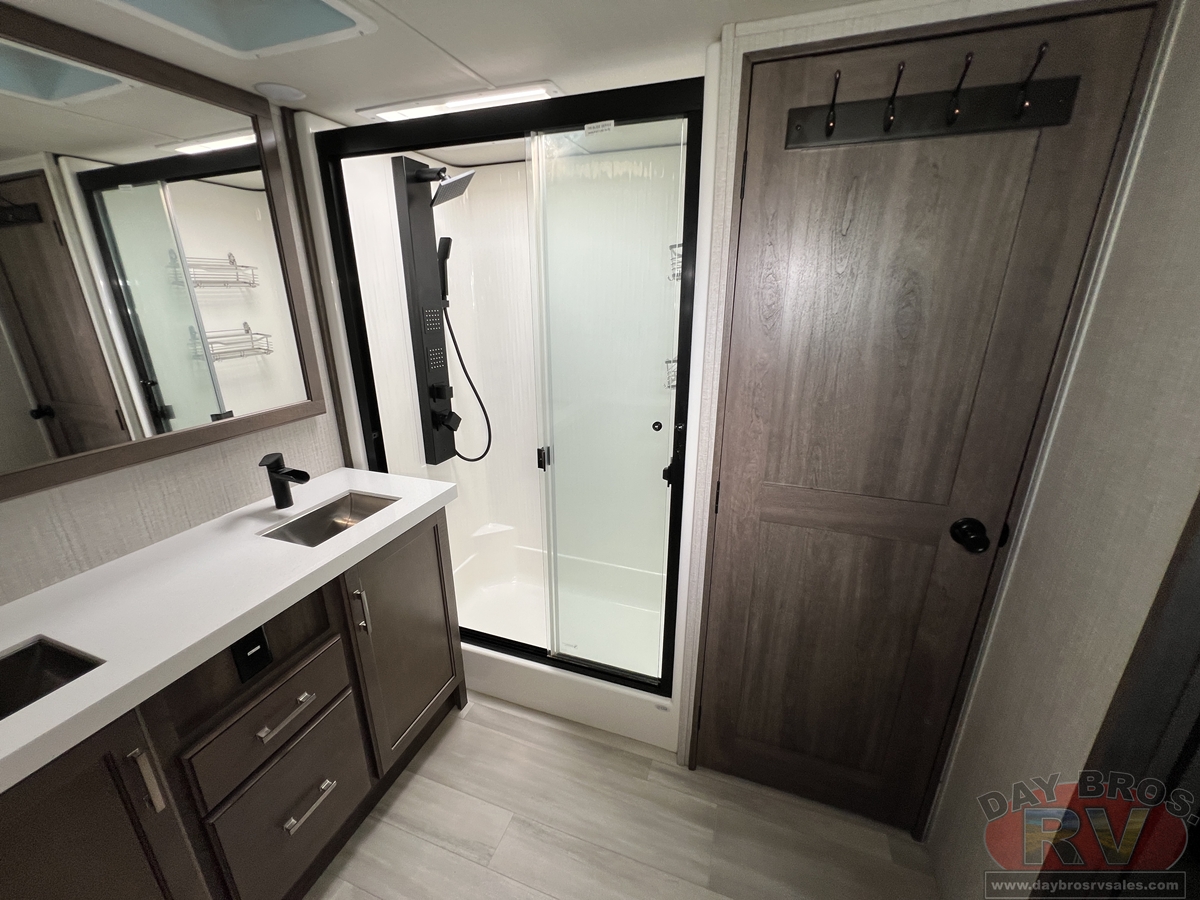 2021 Grand Design Solitude 380FL / 380FL-R Fifth Wheel