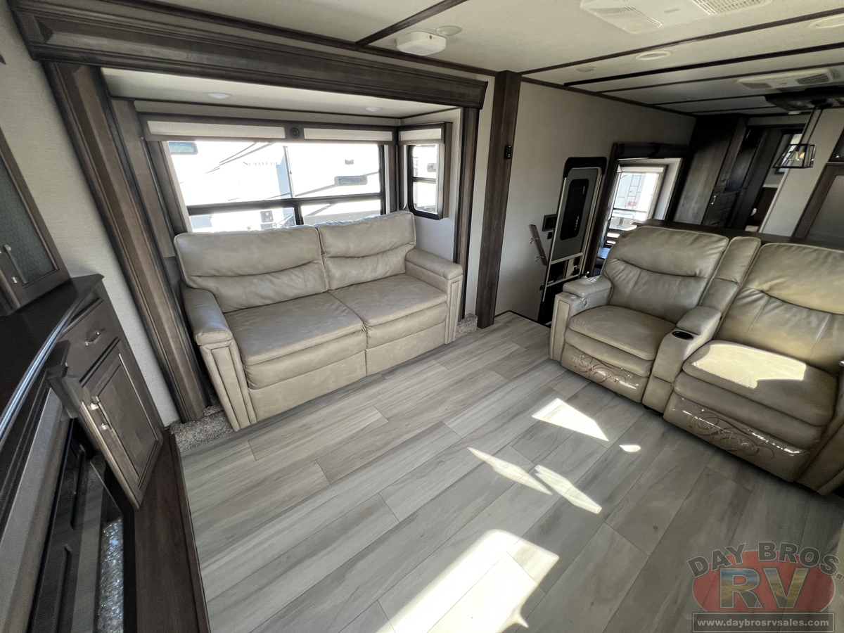 2021 Grand Design Solitude 380FL / 380FL-R Fifth Wheel