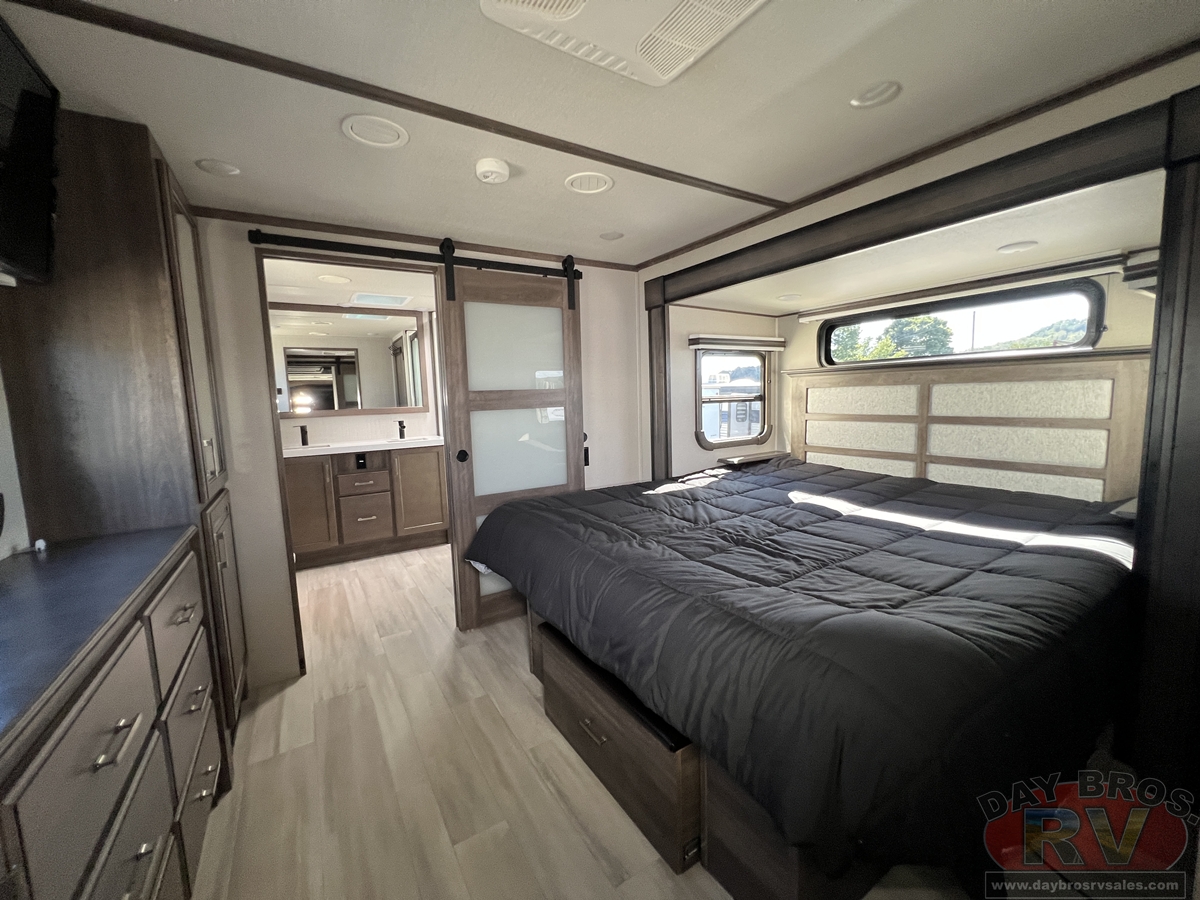 2021 Grand Design Solitude 380FL / 380FL-R Fifth Wheel