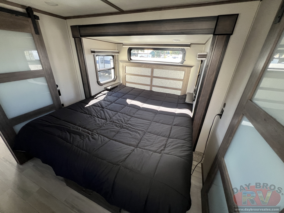 2021 Grand Design Solitude 380FL / 380FL-R Fifth Wheel