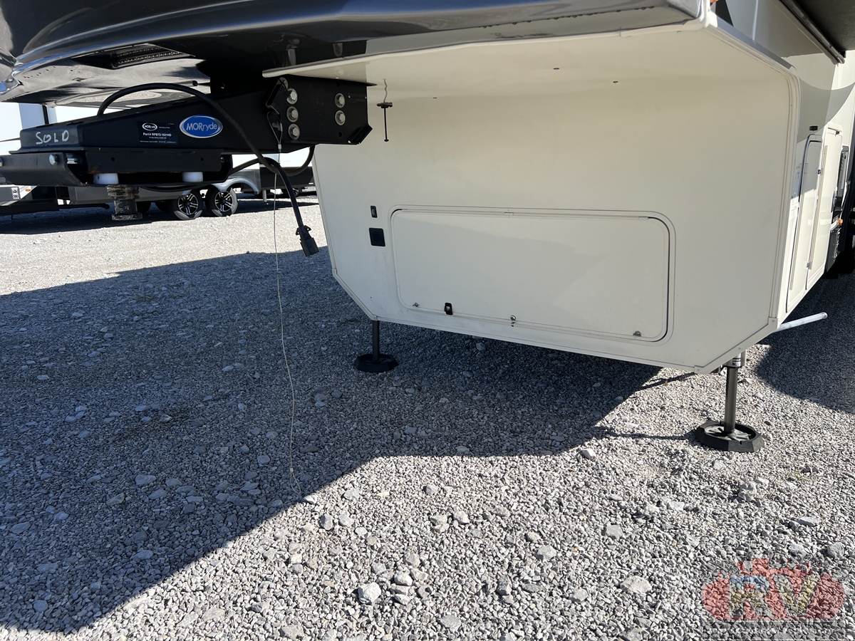2021 Grand Design Solitude 380FL / 380FL-R Fifth Wheel